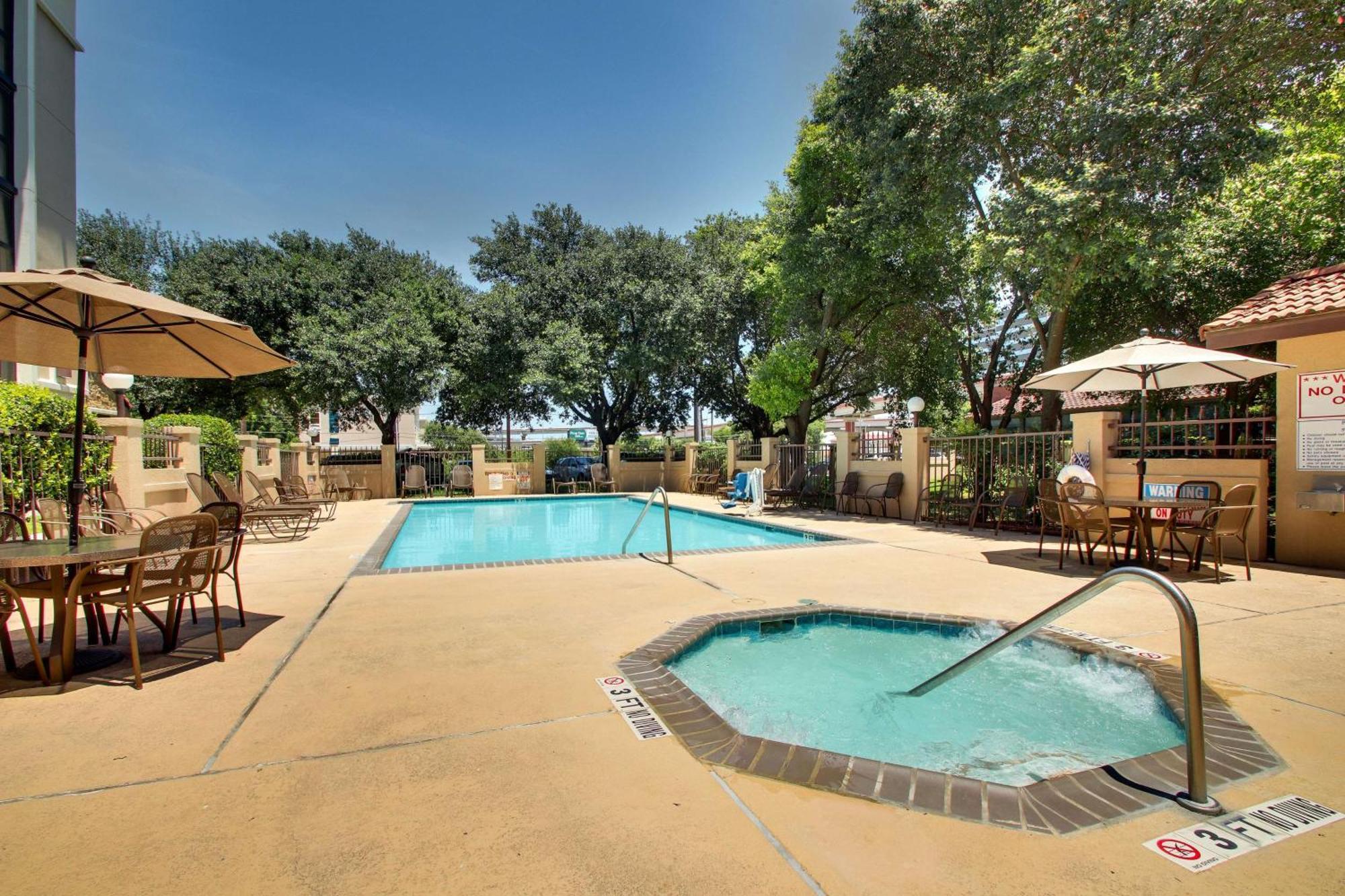 Drury Plaza Hotel San Antonio Airport Εξωτερικό φωτογραφία